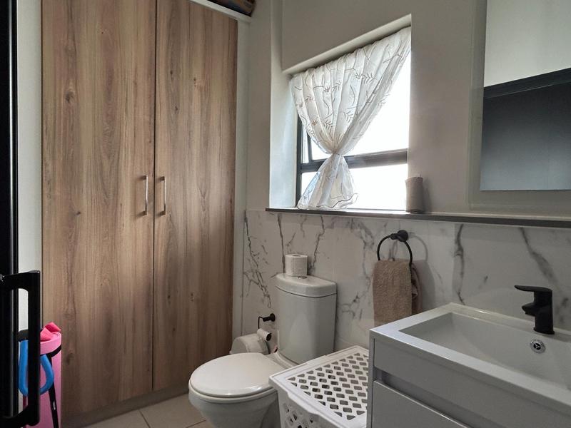 To Let 2 Bedroom Property for Rent in Sandown Western Cape